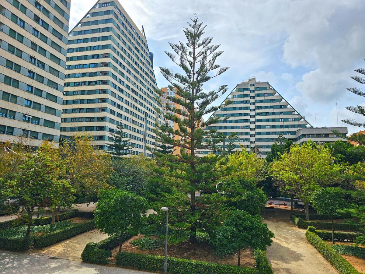 Apartamentos Las Ciencias S Valencia Exteriör bild